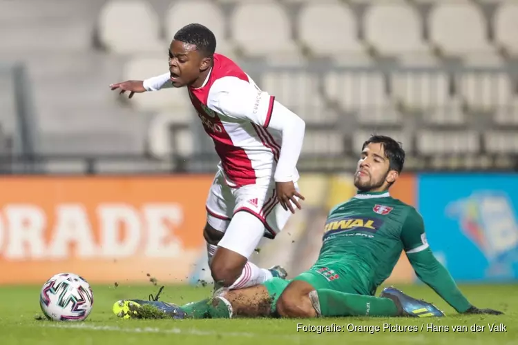 Jong Ajax koploper na winst op FC Dordrecht