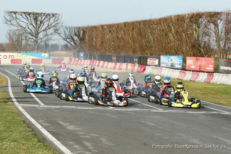 Twee bekers voor talentvolle karter Quinten van Leeuwen (9): “Leuk om weer een wedstrijd te rijden”