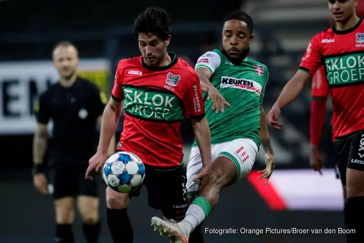 NEC nipt langs hekkensluiter FC Dordrecht op weg naar play-offs