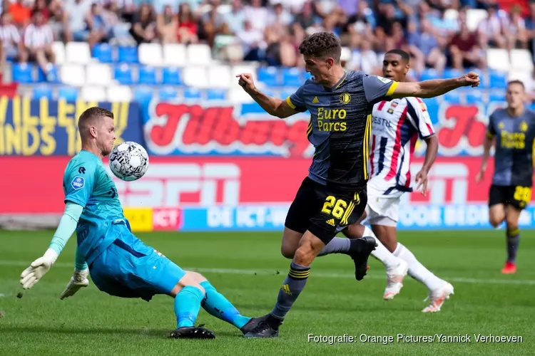 Feyenoord start competitie met makkelijke middag in Tilburg