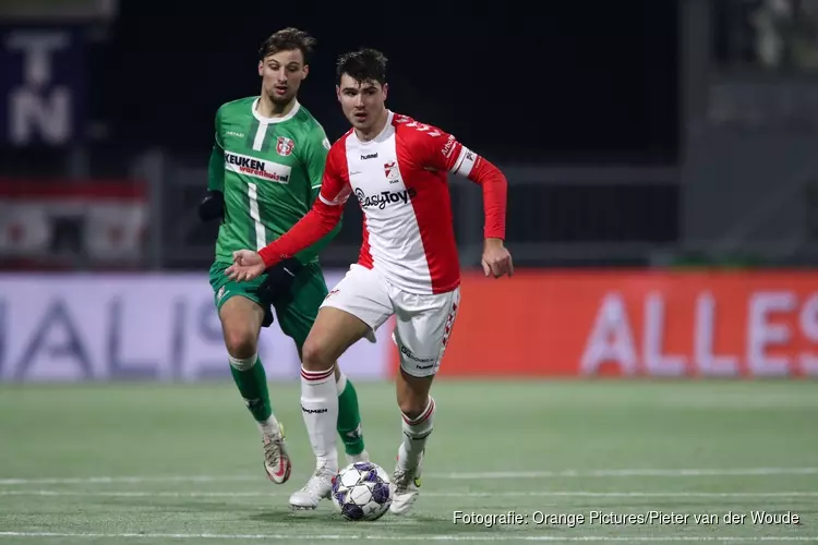 FC Emmen in extremis langs hekkensluiter FC Dordrecht