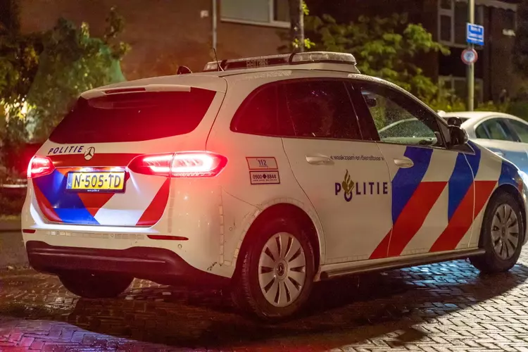 Agenten lichtgewond geraakt in Alblasserdam