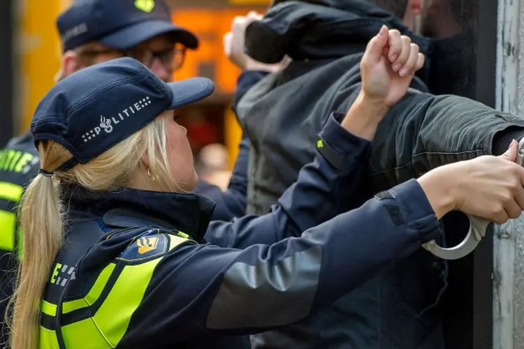 Jongens aangehouden na berovingen in Barendrecht